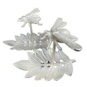 Vintage Queen Bee Wall Having Wall Decor Metal Wall Art Set 2 Bee On Leafs Decor